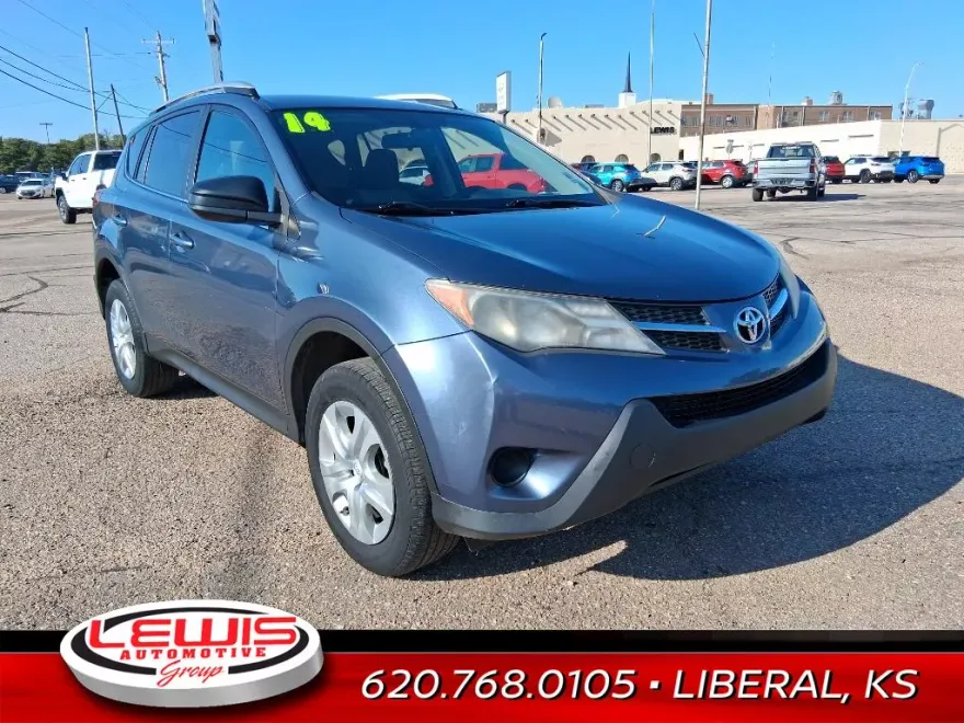 2014 Toyota RAV4 LE photo 1