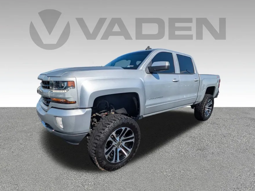 2018 Chevrolet Silverado 1500 LT photo 1