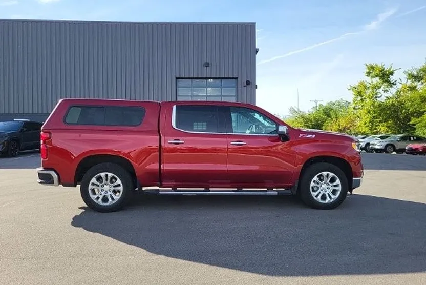 2022 Chevrolet Silverado 1500 LTZ photo 1