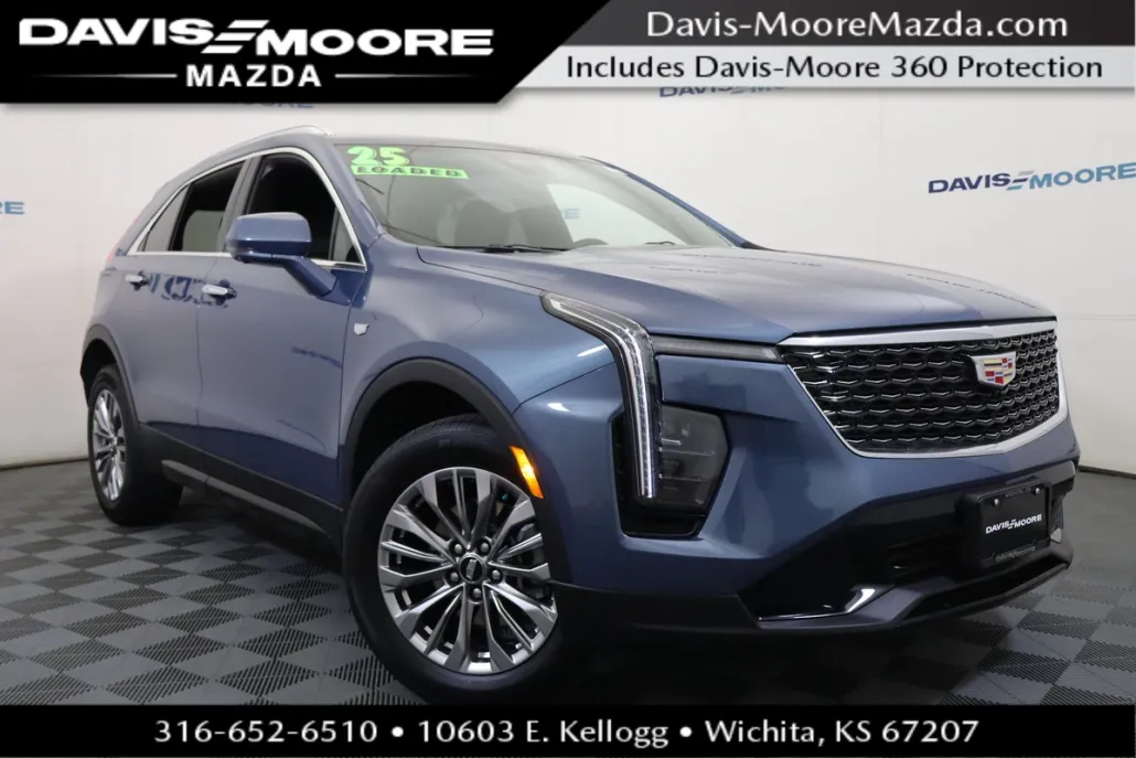 2025 Cadillac XT4 Premium Luxury photo 1