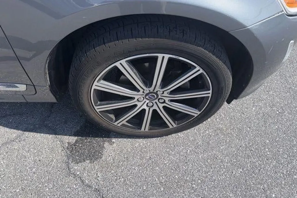 2017 Volvo XC60 T6 Inscription photo 1