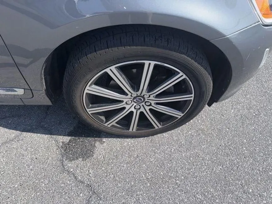 2017 Volvo XC60 T6 Inscription photo 1