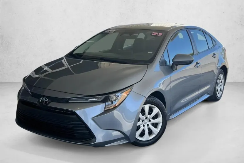 2023 Toyota Corolla LE photo 1