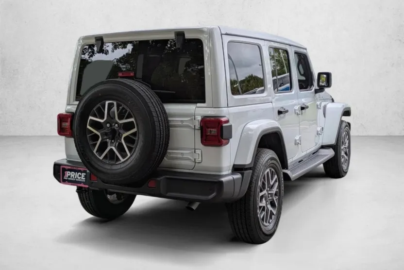 2025 Jeep Wrangler Sahara photo 1