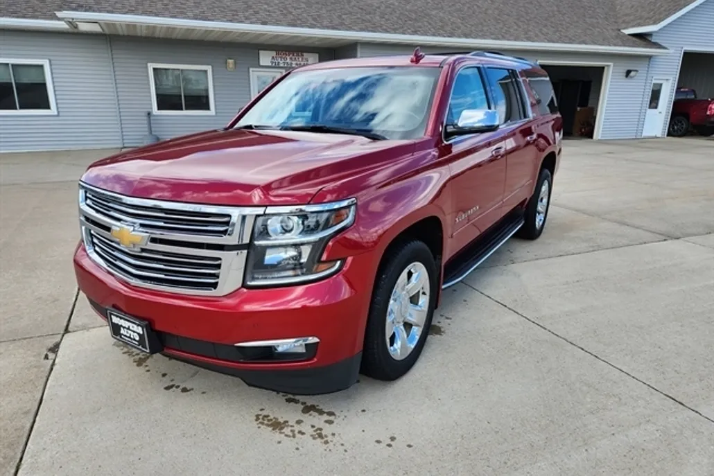 2015 Chevrolet Suburban LT photo 1
