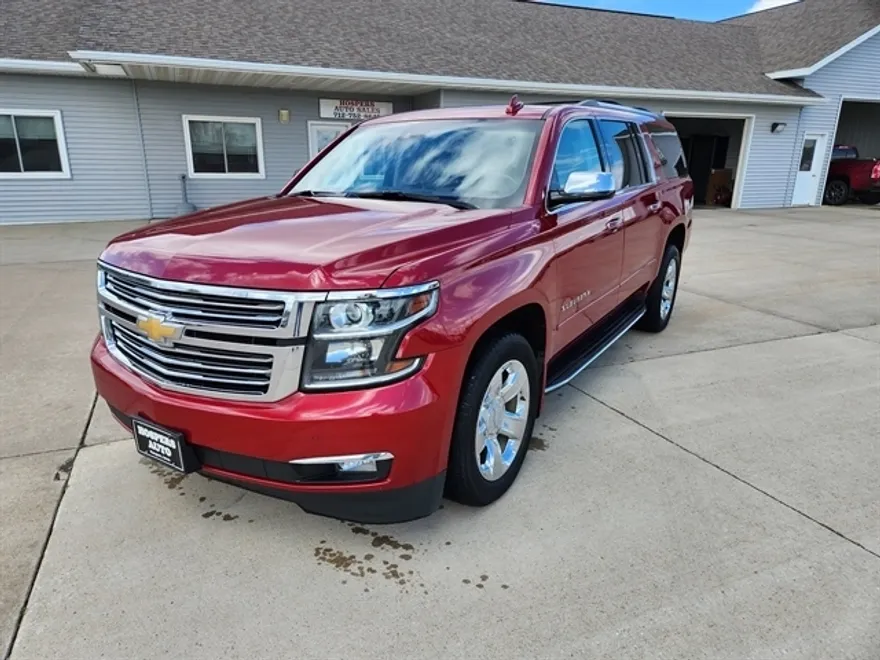 2015 Chevrolet Suburban LT photo 1