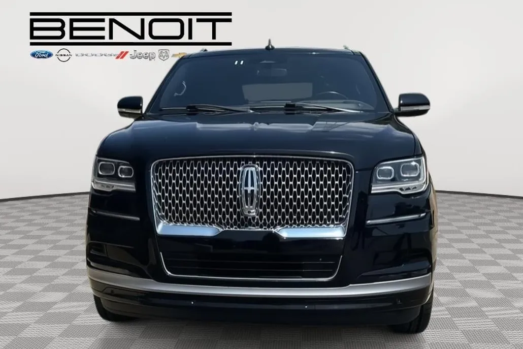 2023 Lincoln Navigator L Reserve photo 1
