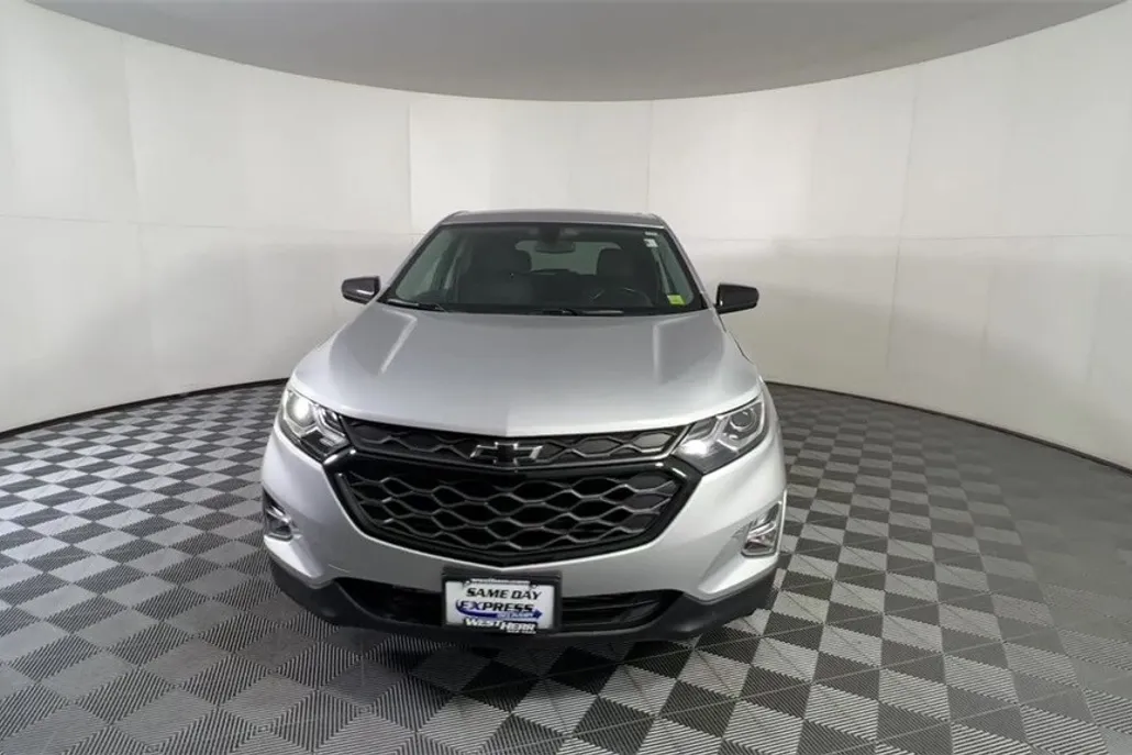 2019 Chevrolet Equinox LT photo 1