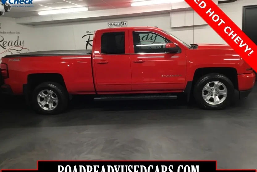 2017 Chevrolet Silverado 1500 LT photo 1