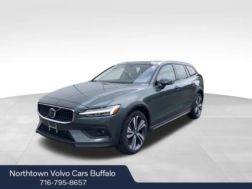 2026 Volvo V60 Cross Country photo 1