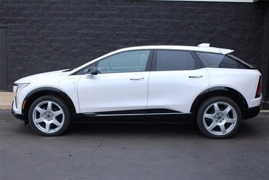 2025 Cadillac Optiq Sport photo 1