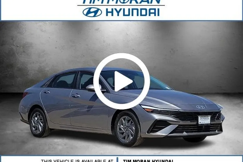 2025 Hyundai Elantra Blue SEL Sport photo 1