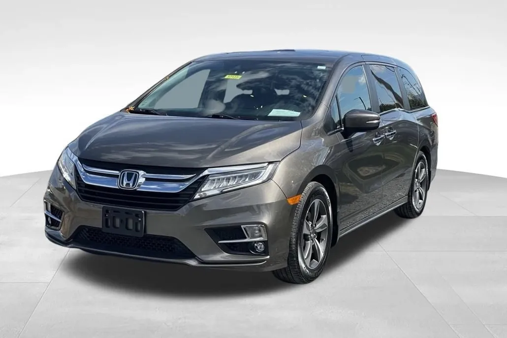 2019 Honda Odyssey Touring photo 1