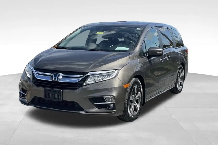 2019 Honda Odyssey Touring photo 1
