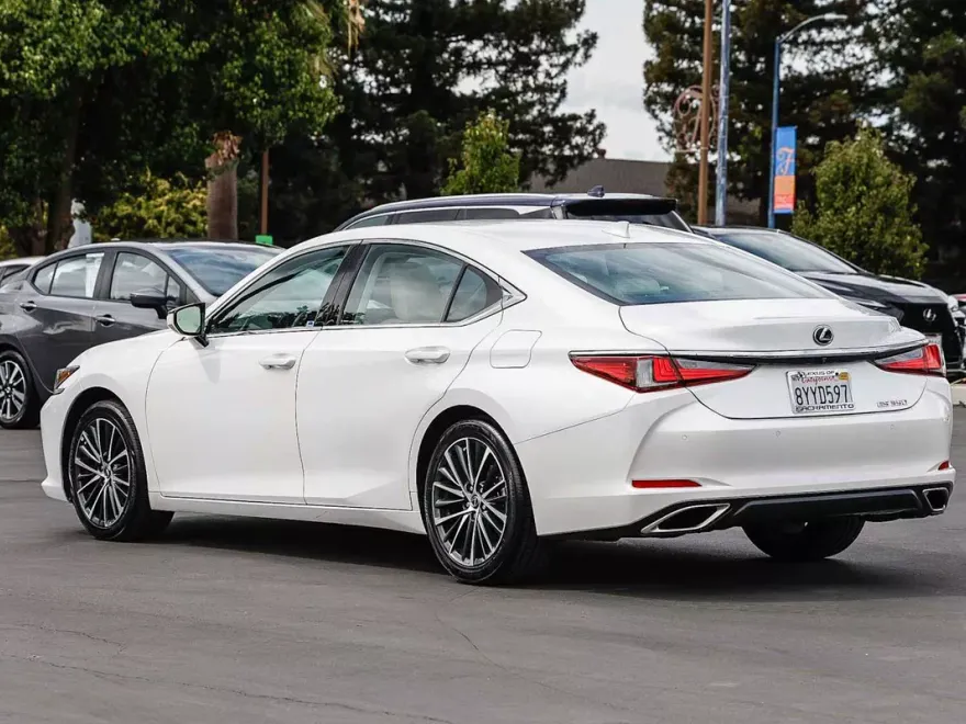 2022 Lexus ES 350 photo 1