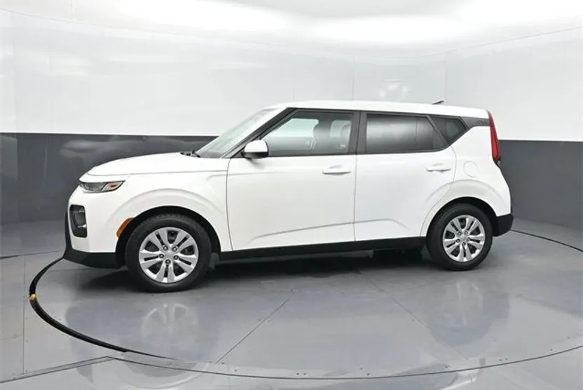 2020 Kia Soul LX photo 1