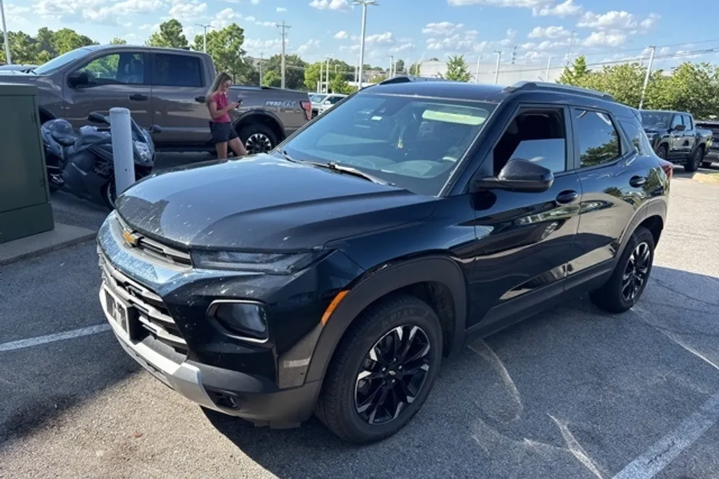 2023 Chevrolet Trailblazer LT photo 1