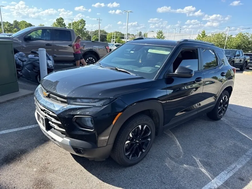 2023 Chevrolet Trailblazer LT photo 1