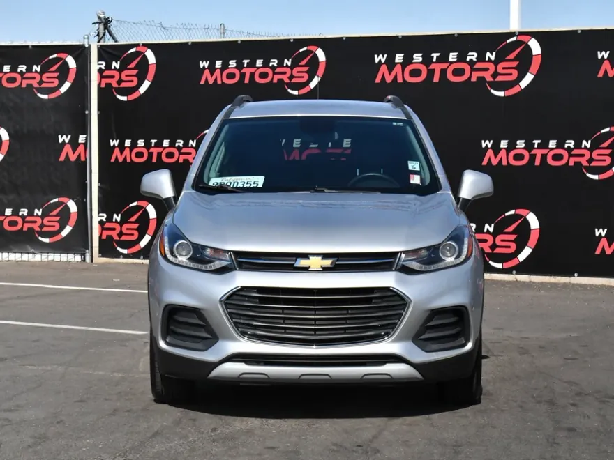 2022 Chevrolet Trax LT photo 1