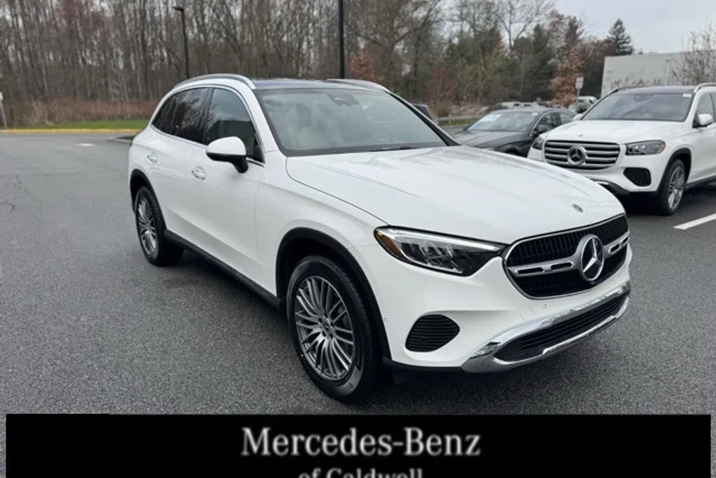 2025 Mercedes Benz GLC 300 4MATIC photo 1