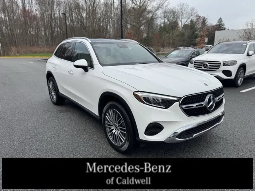 2025 Mercedes Benz GLC 300 4MATIC photo 1