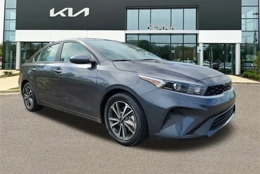 2024 Kia Forte LXS photo 1