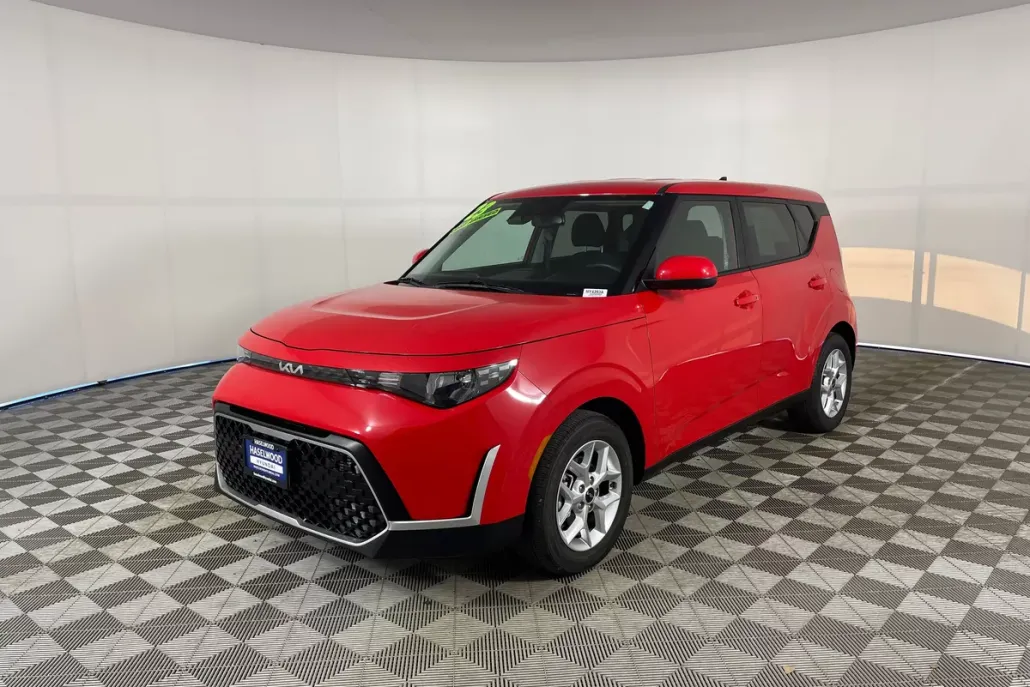 2023 Kia Soul S photo 1