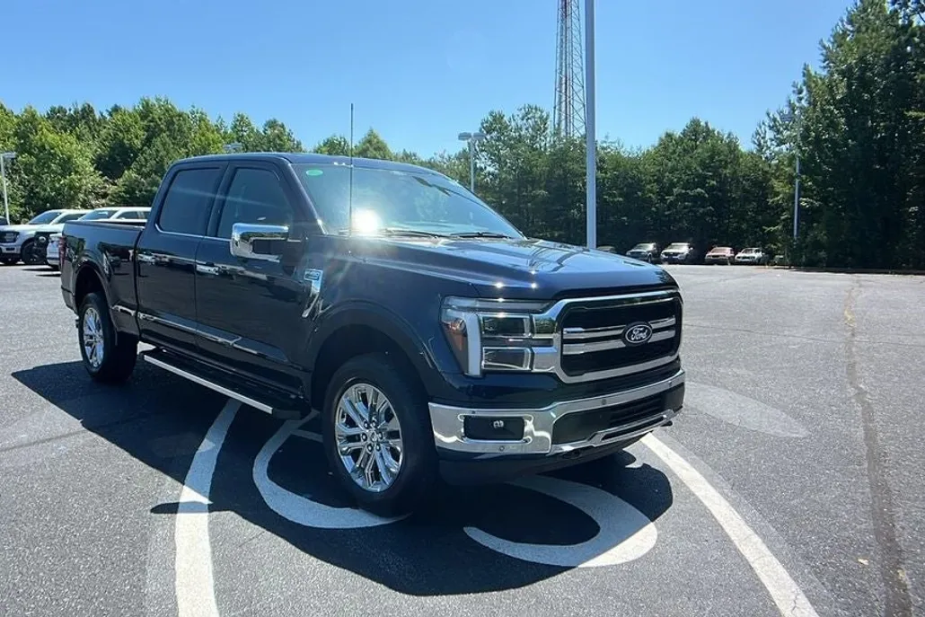 2025 Ford F-150 Lariat photo 1