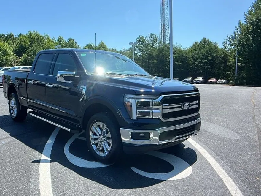 2025 Ford F-150 Lariat photo 1