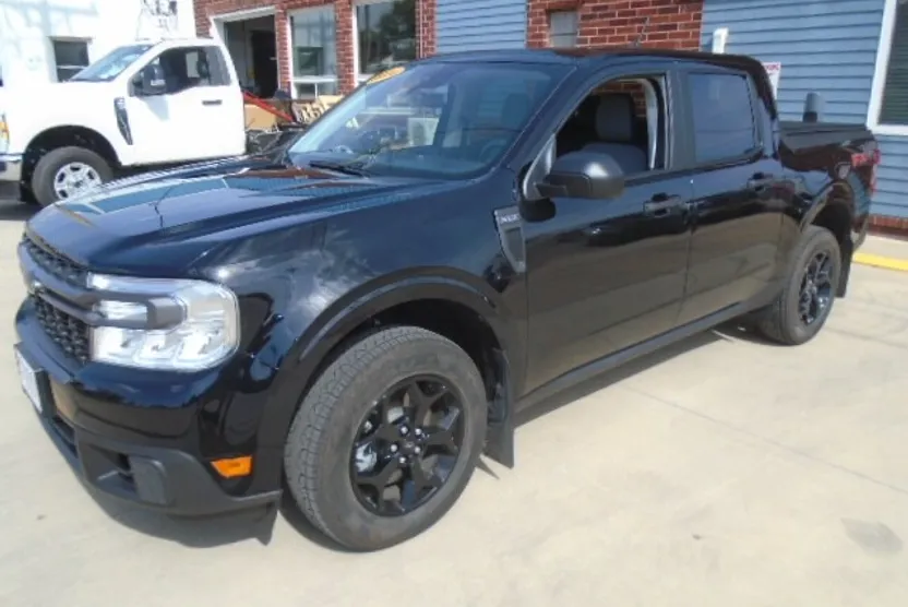 2024 Ford Maverick XLT photo 1