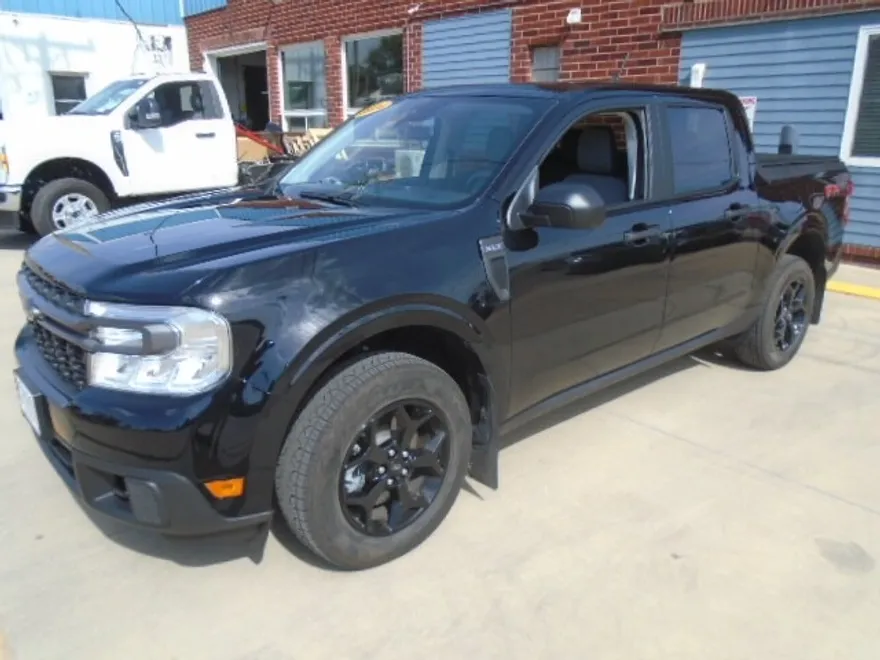 2024 Ford Maverick XLT photo 1