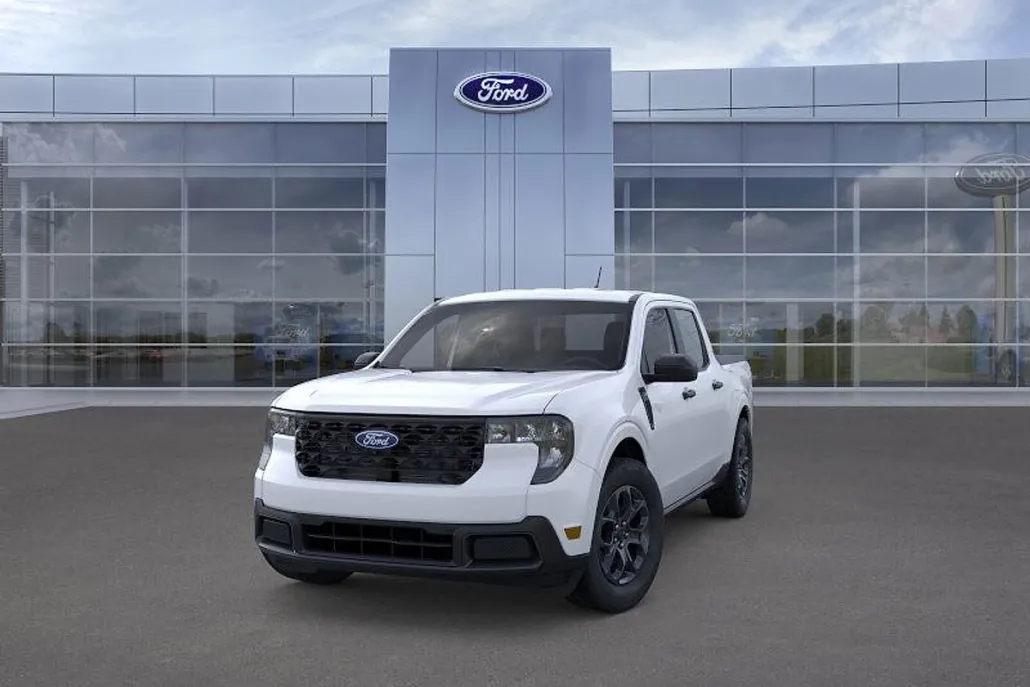 2025 Ford Maverick XLT photo 1