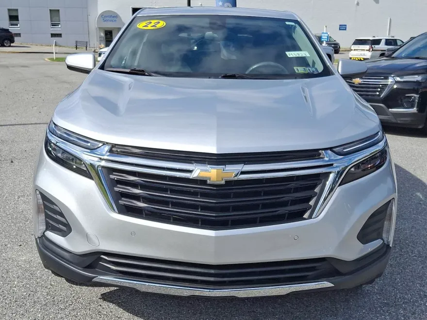 2022 Chevrolet Equinox LT photo 1