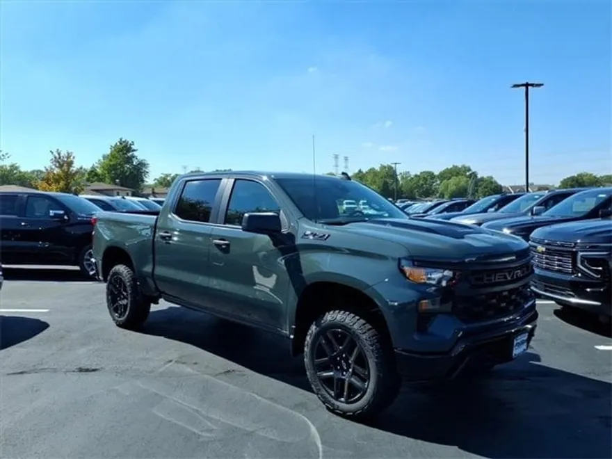 2026 Chevrolet Silverado 1500 Custom Trail Boss photo 1