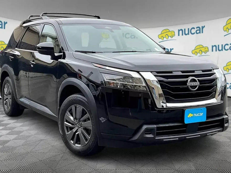 2022 Nissan Pathfinder SV photo 1