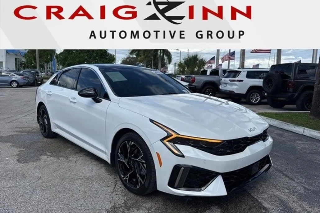 2025 Kia K5 GT-Line photo 1