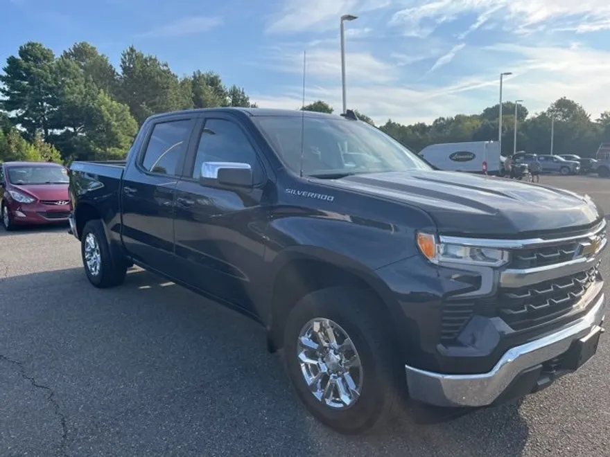2023 Chevrolet Silverado 1500 LT photo 1