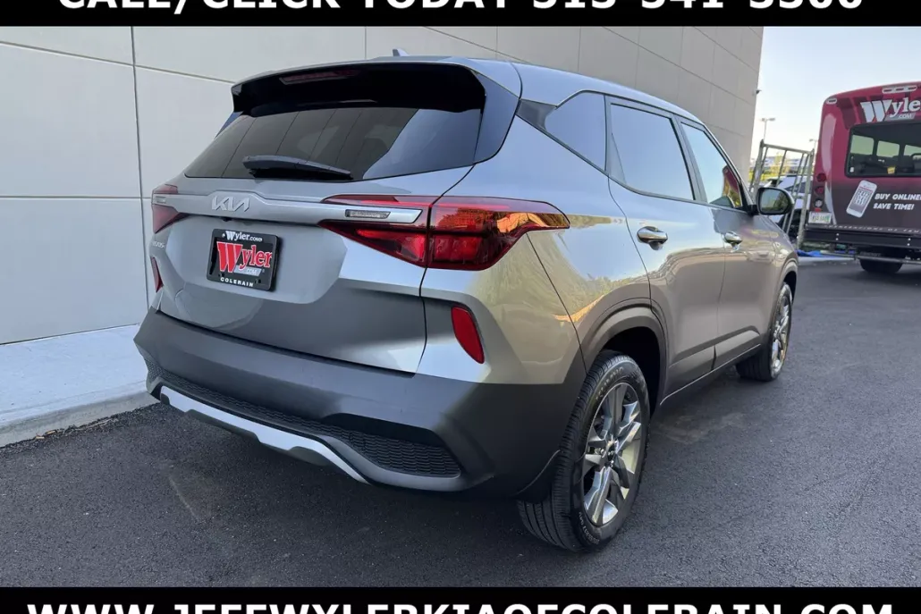 2023 Kia Seltos LX photo 1