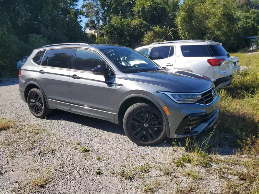 2022 Volkswagen Tiguan SE R-Line Black photo 1