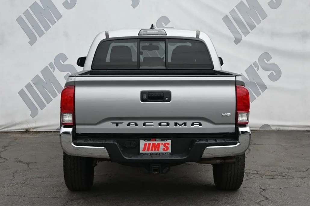 2016 Toyota Tacoma TRD Off-Road photo 1