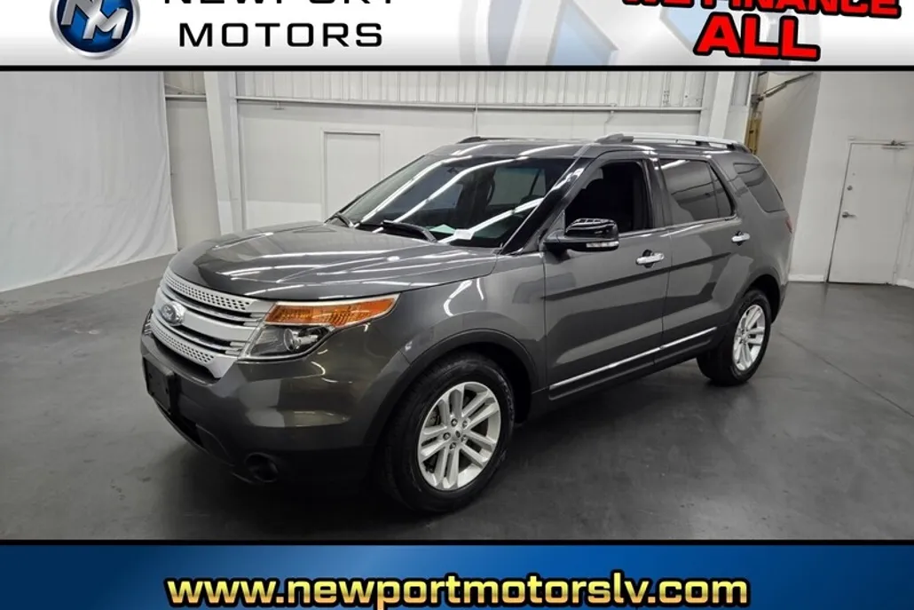 2015 Ford Explorer XLT photo 1