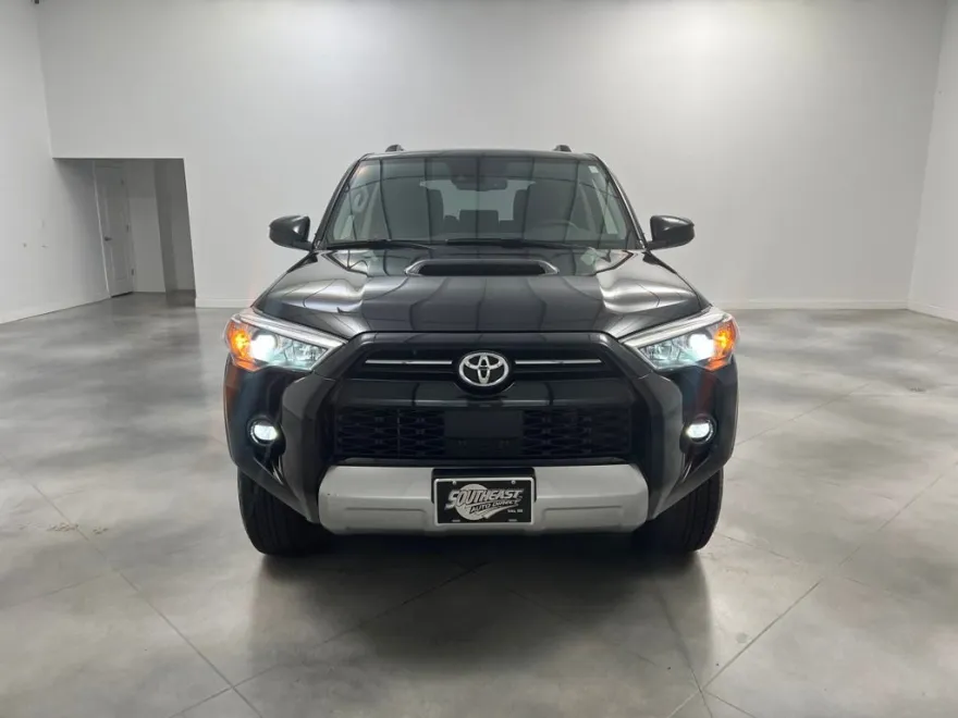 2024 Toyota 4Runner TRD Off-Road photo 1