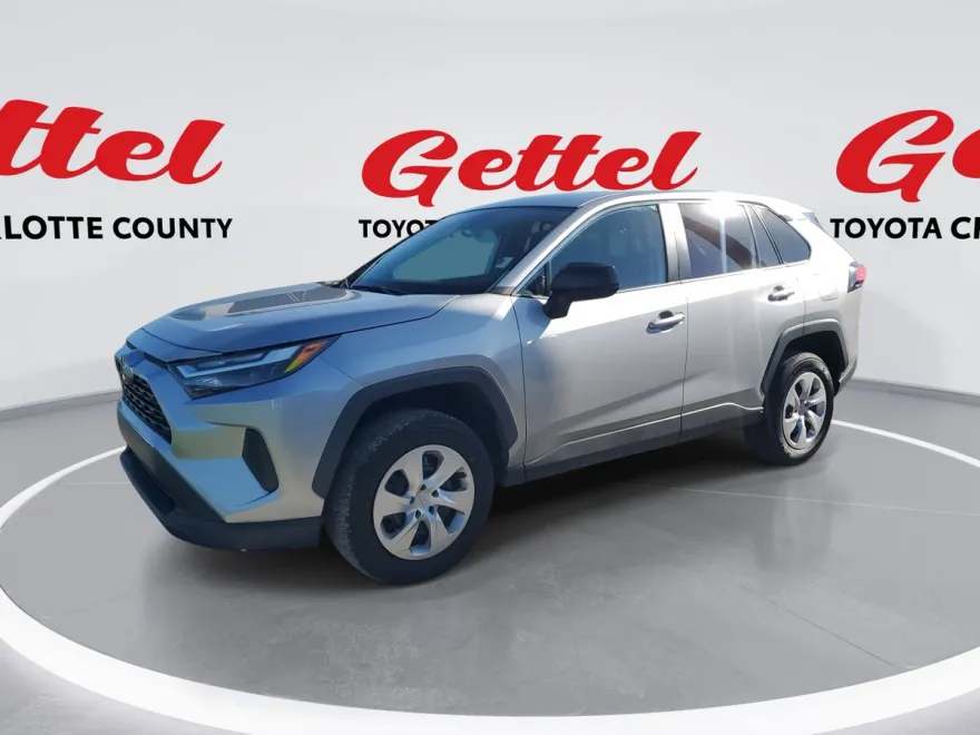 2023 Toyota RAV4 LE photo 1