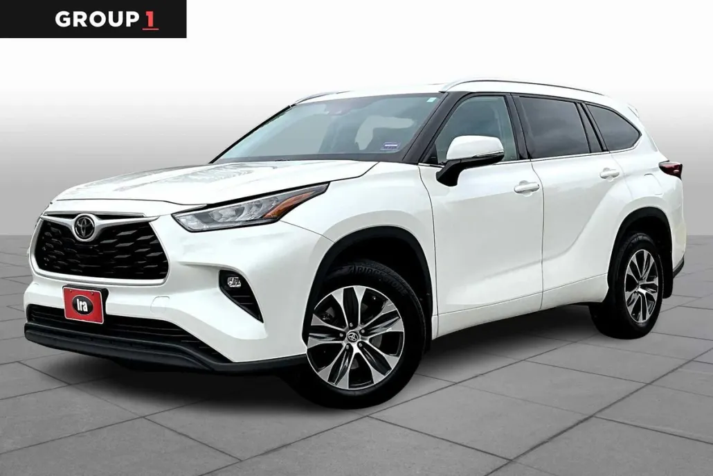 2020 Toyota Highlander XLE photo 1
