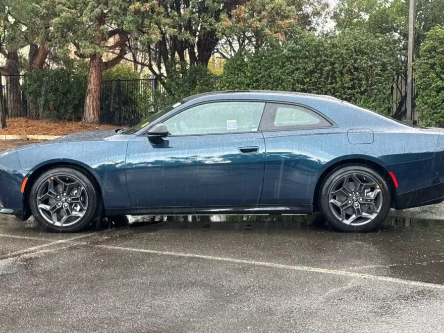 2025 Dodge Charger R/T photo 6