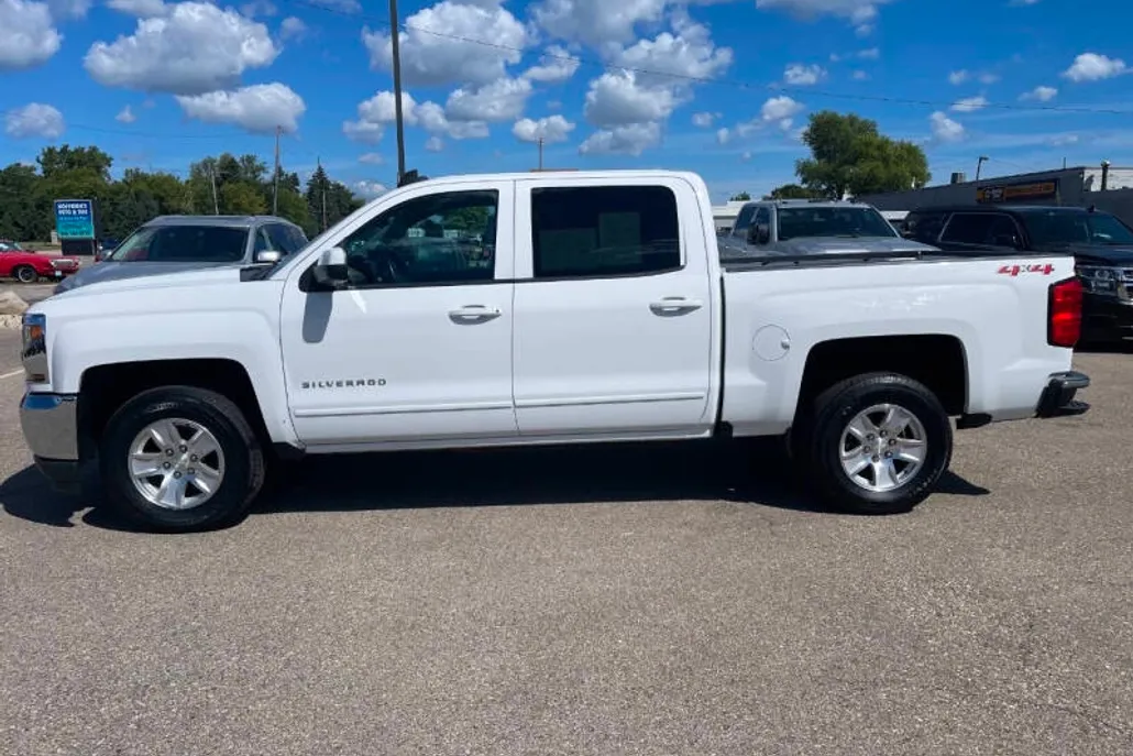 2018 Chevrolet Silverado 1500 LT photo 1
