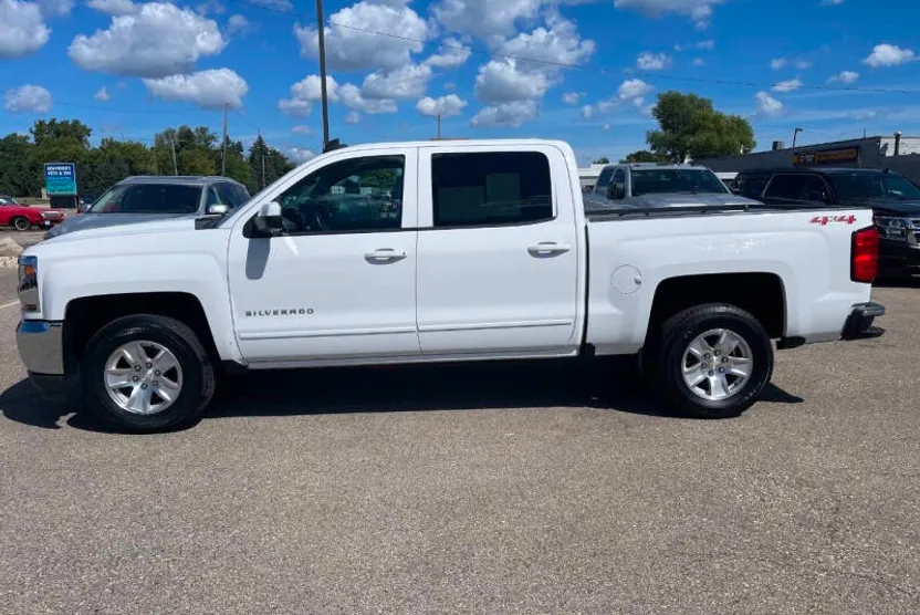 2018 Chevrolet Silverado 1500 LT photo 1