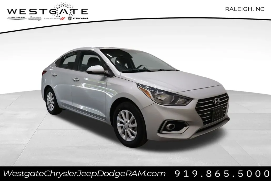 2022 Hyundai Accent SEL photo 1