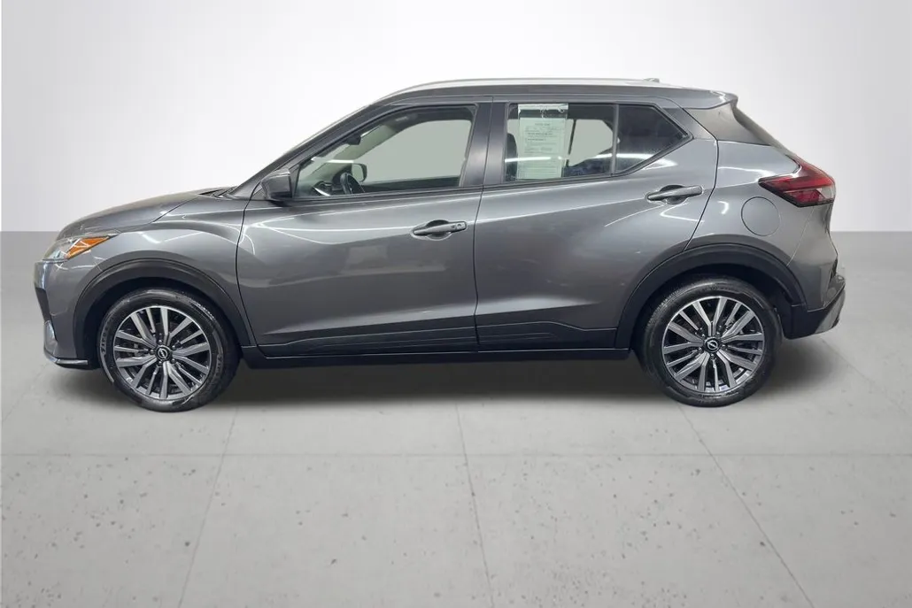 2024 Nissan Kicks SV photo 1