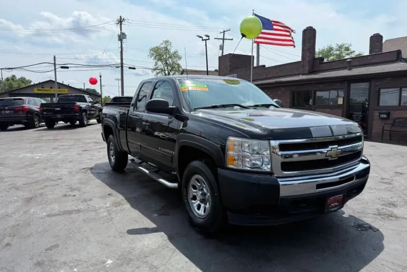 2009 Chevrolet Silverado 1500 LT photo 1